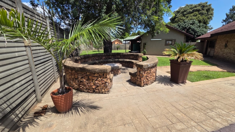 3 Bedroom Property for Sale in Protea Park North West